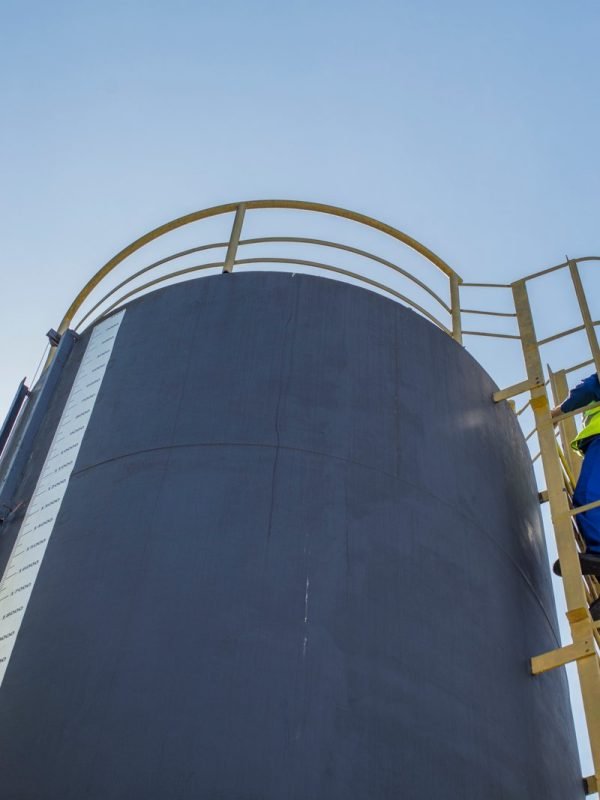 south-africa-cape-town-construction-worker-climb-2024-09-22-15-17-29-utc.jpg